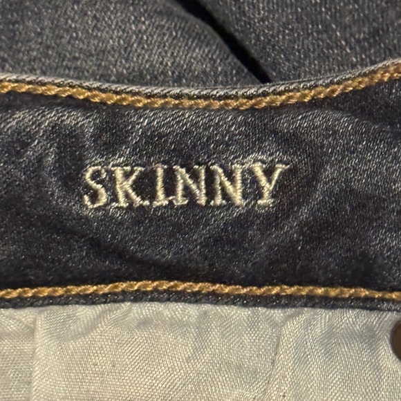 3/$10 American Eagle Regular Length Dark Wash Skinny Jeans - Picture 8 of 8